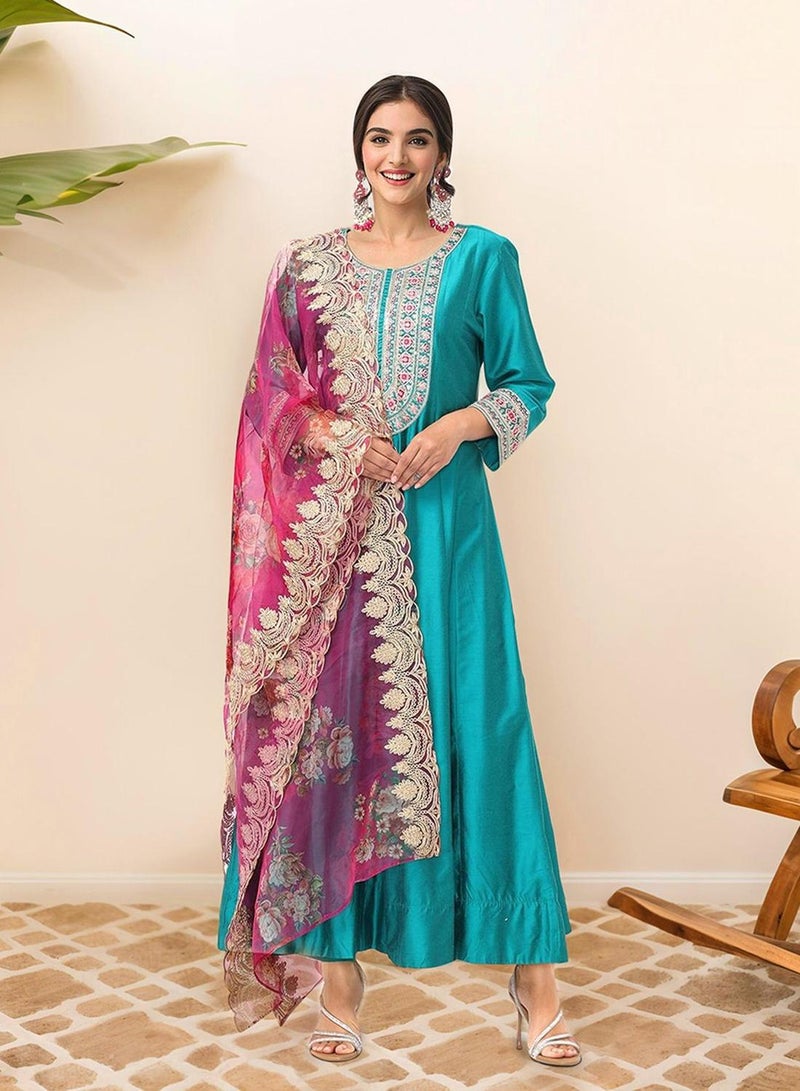 ISHIN Women PINE GREEN Kurta Set with Duppatta - Image 2