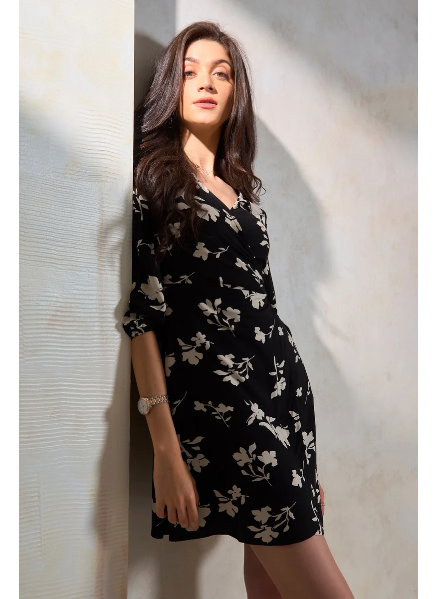 Virgio Virgio Amaira Floral Printed V- Neck Bishop Sleeves Wrap Dress With Pockets