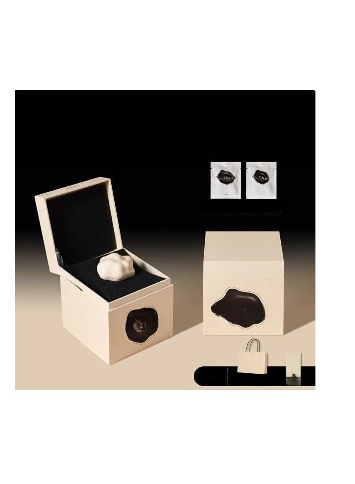Premium Fragrance Gift Box for Car Air Outlet for Men and Women (+Two Replacement Chips)  - Image 1