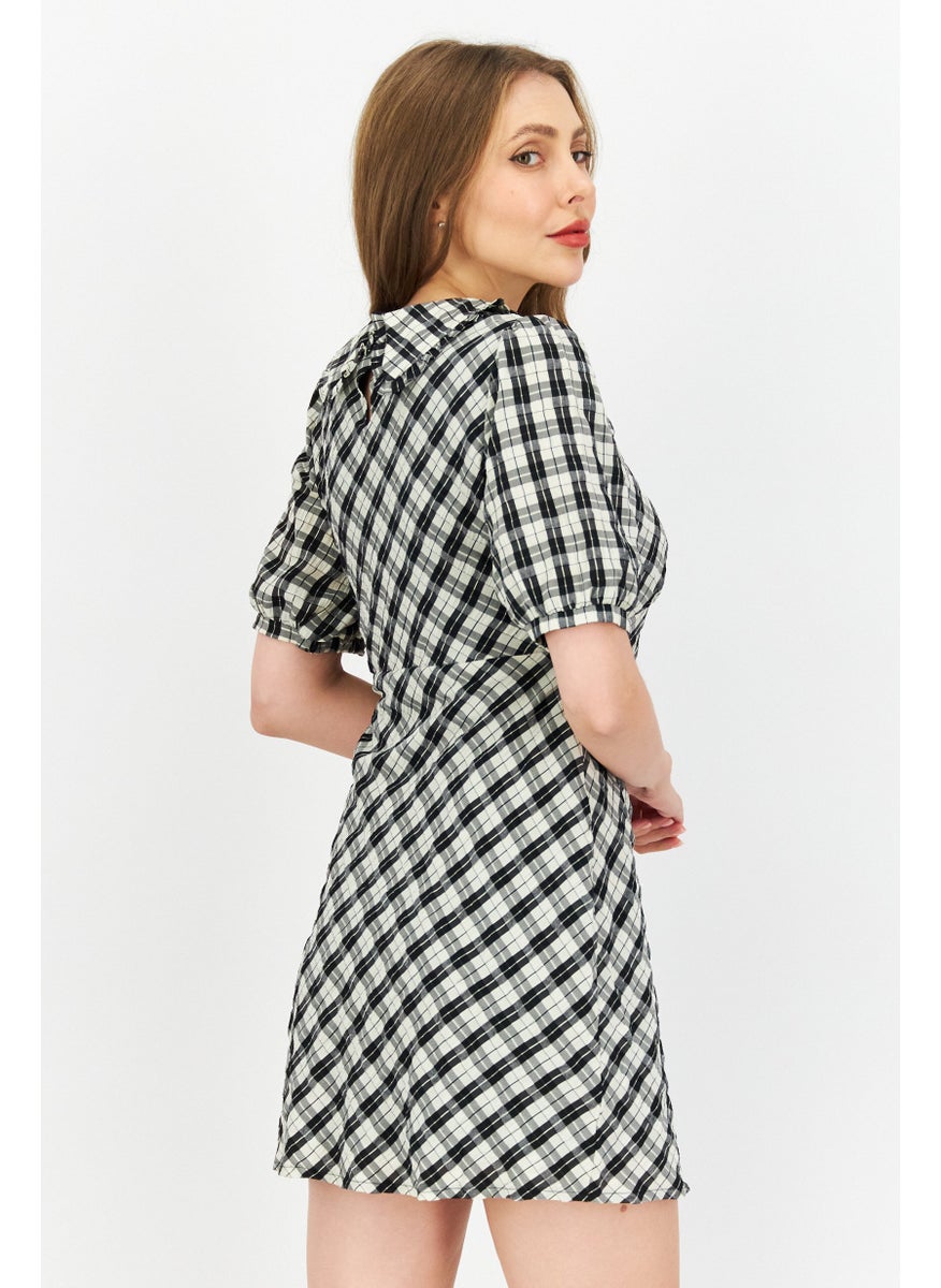 forever new Women Petite Checked Mini Dress, Black  - Image 4