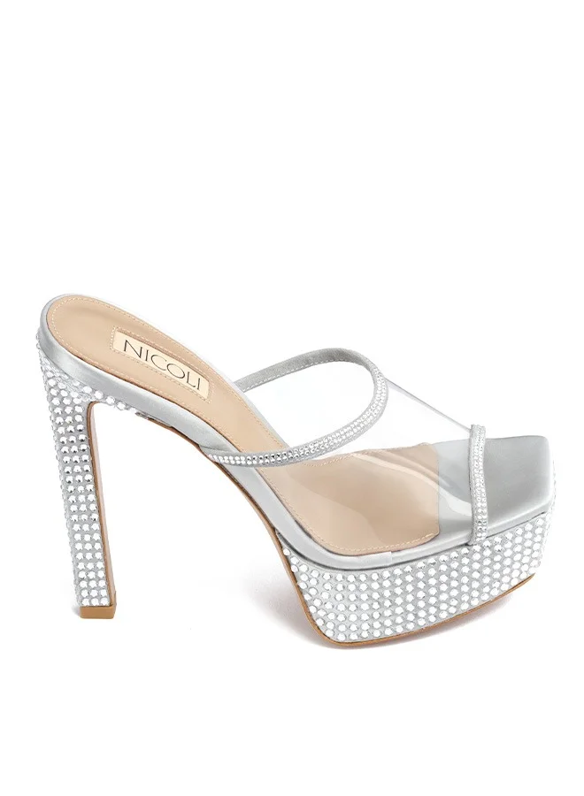 نيكولي بيجونيا