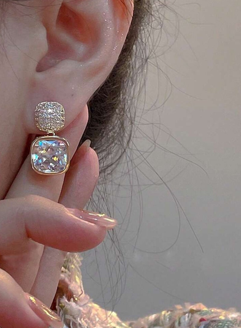 إيكوال حلق اذن نسائي بتصميم عصري وعالي الجودة مرصع بالزركون - Image 1