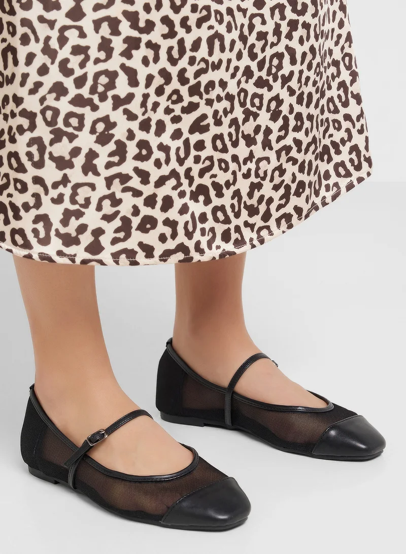 ايلا Square Toe Mary Jane Mesh Flat Shoe