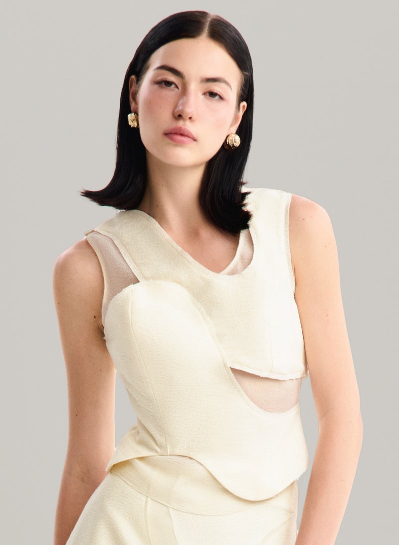 MUST HAVE • CREAM CUT-OUT LAYER TOP  - Image 4