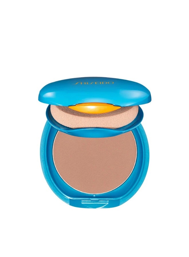 كريم أساس شيسيدو المضغوط الواقي من الأشعة فوق البنفسجية بعامل حماية من الشمس 30، لون بيج متوسط، عبوة إعادة تعبئة، 12 غرام - Image 3