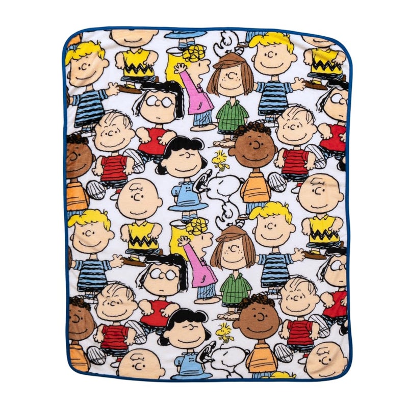 Franco CollectiblesÂ® PeanutsÂ® Charlie Brown, Snoopy, Lucy & Gang Super Soft Cozy Plush Throw Blanket, 40 in x 50 in, (Official PeanutsÂ® Product) - Image 3