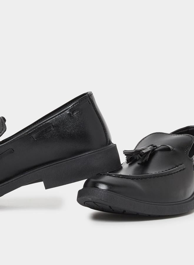 ستايلي حذاء لوفرز كلاسيكي بجلد صناعي ومزين بشراشيب - Image 4