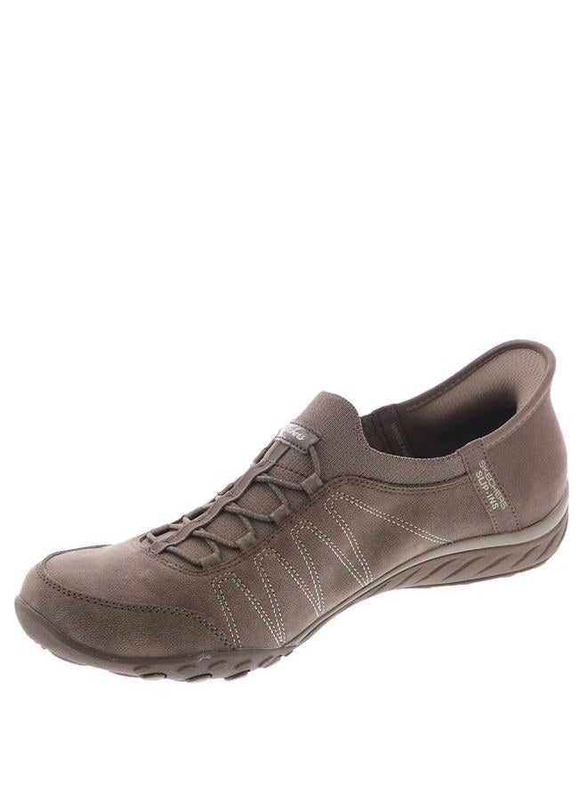 SKECHERS حذاء رياضي مريح للنساء - سهل الارتداء بدون استخدام اليدين، لون بني داكن، مقاس 8 - Image 4