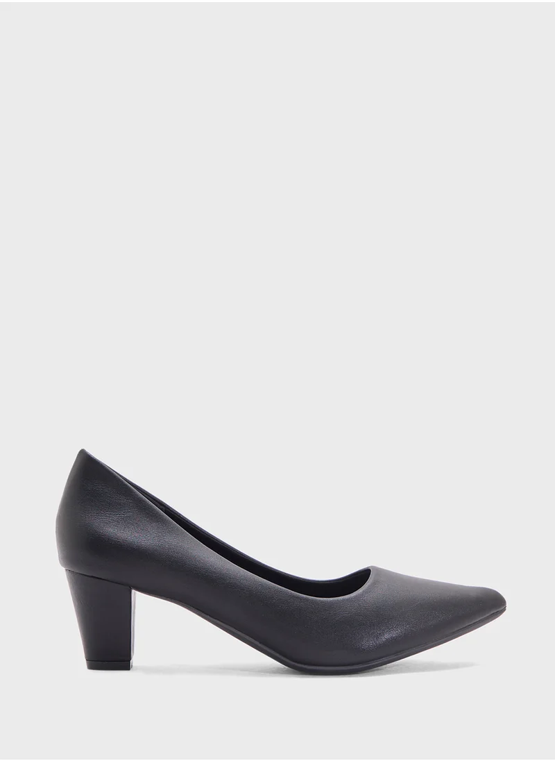 إس دي. فيلانو Mid Block Heel Pointed Pump