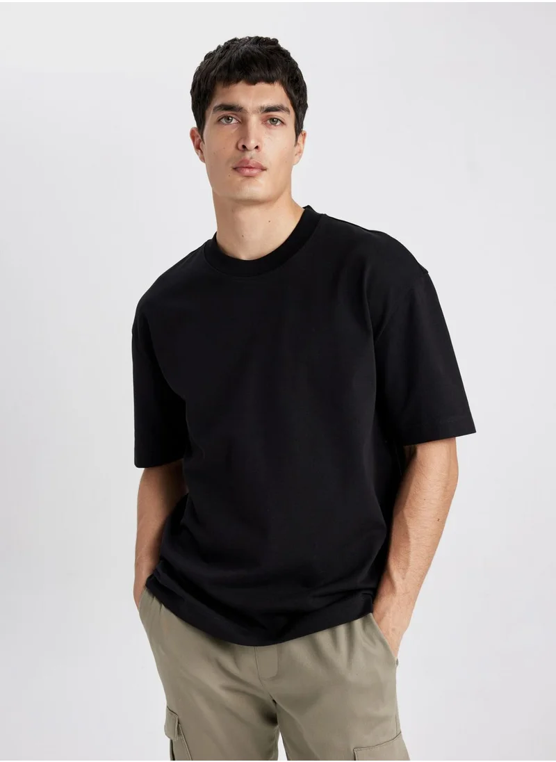 ديفاكتو Oversize Fit Crew Neck T-Shirt