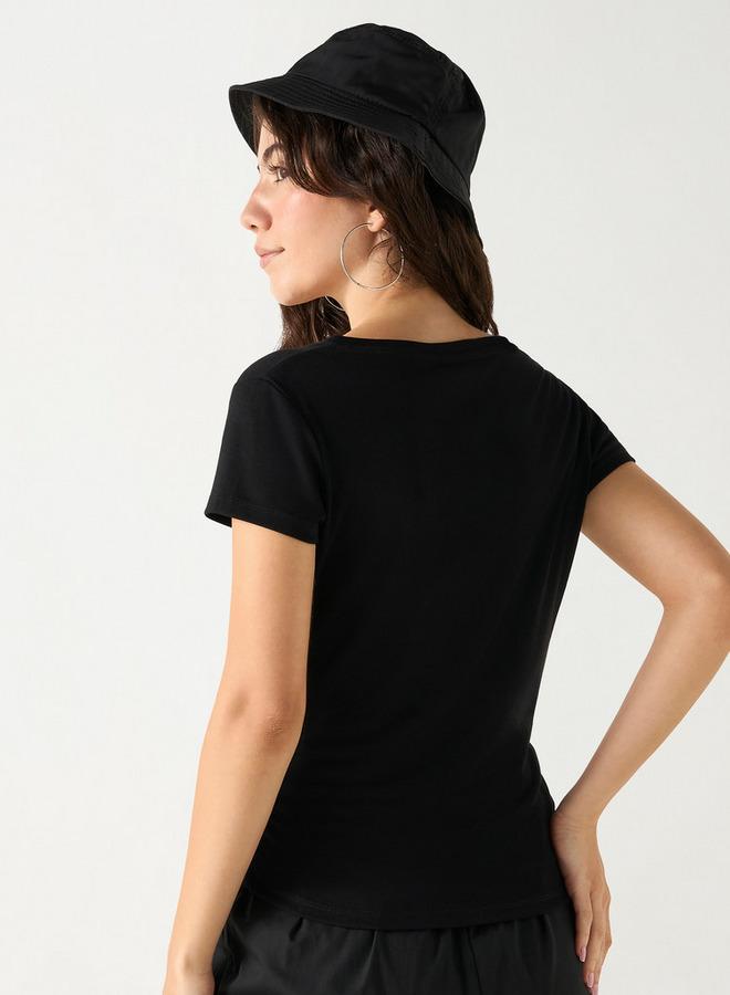 اس بي كاركترز تيشيرت بطبعة نيرفانا بياقة على شكل حرف  وأكمام قصيرة - Image 3