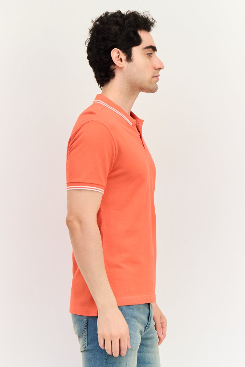 Levi's تي شيرت بولو بأكمام قصيرة للرجال بتصميم عادي مع شعار العلامة التجارية، أحمر - Image 2