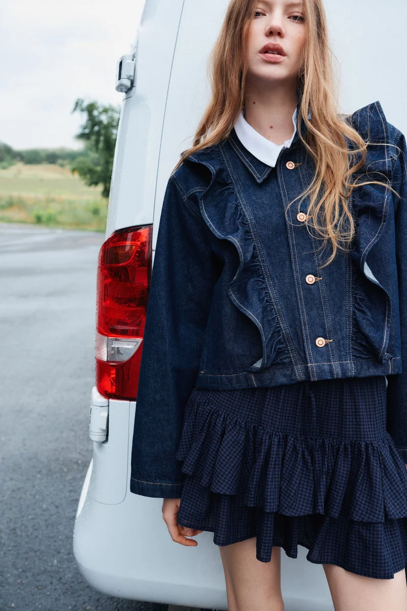 اتش اند ام جاكيت دنيم مزين بكشكشة