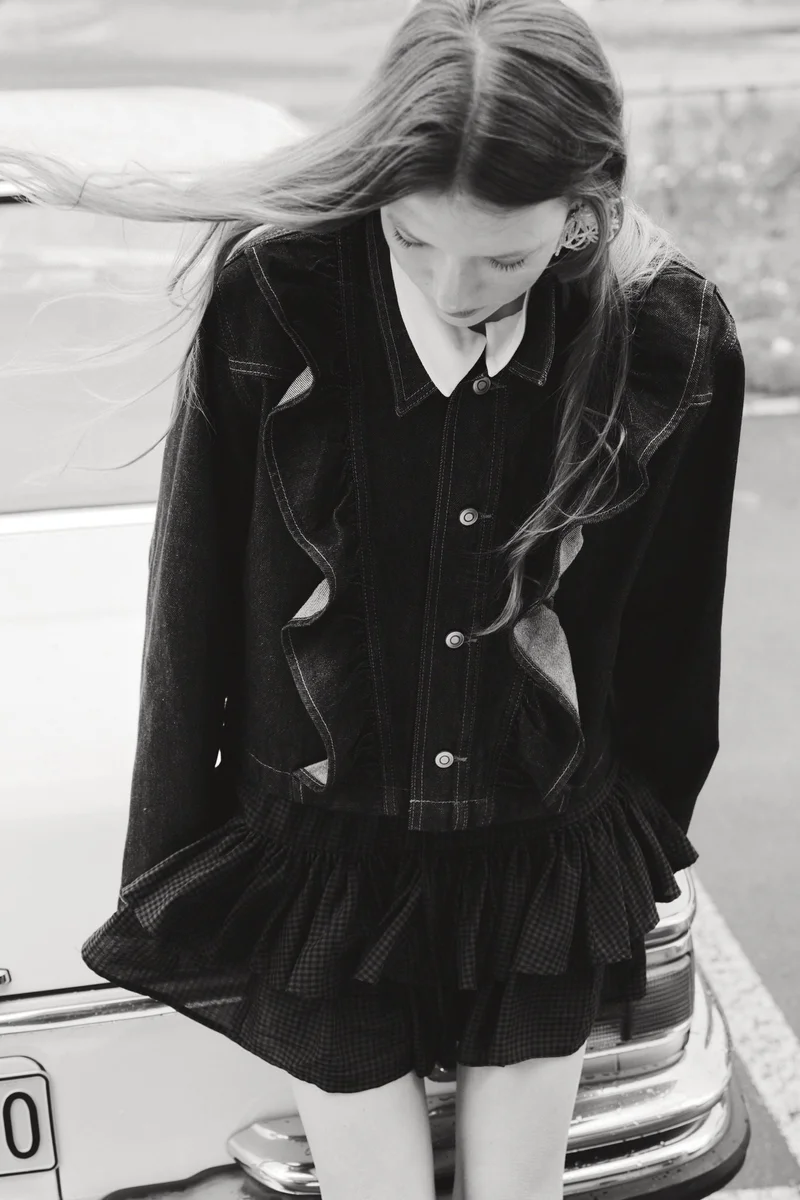 اتش اند ام جاكيت دنيم مزين بكشكشة