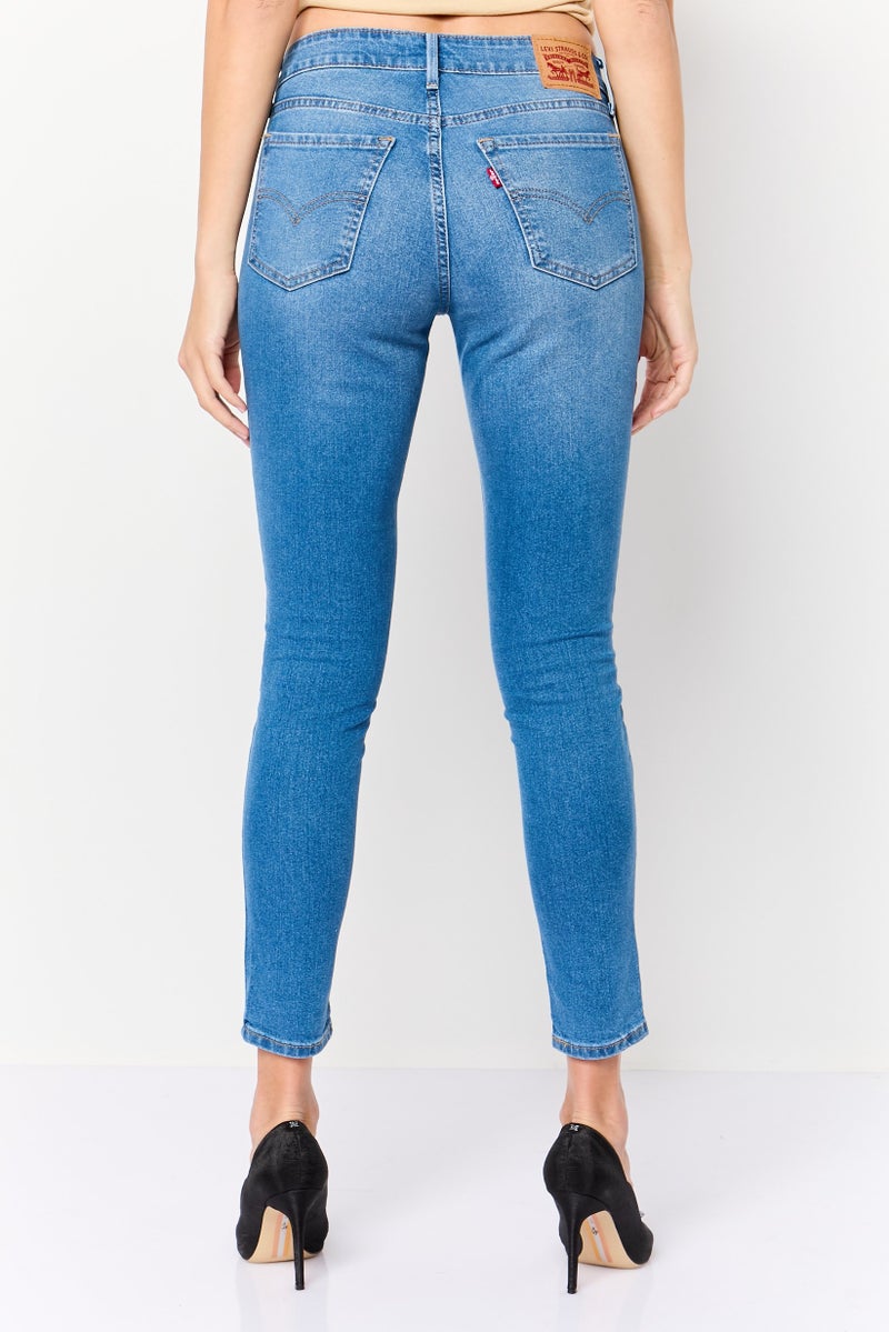 Levi's جينز ضيق للنساء، مغسول وقابل للتمدد، أزرق - Image 4