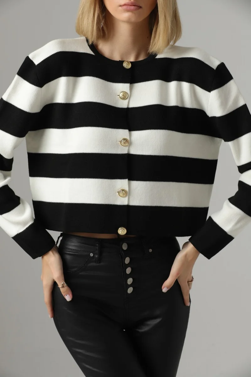 وينتر كلوب Women's Crew Neck Black Striped Crop Cardigan