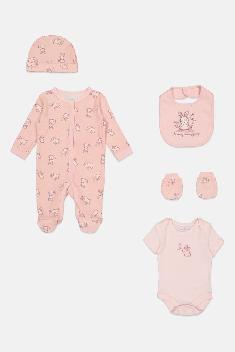 Rock-A-Bye Baby Boutique طقم هدايا معلق مكون من 5 قطع للفتيات الصغيرات، وردي - Image 4