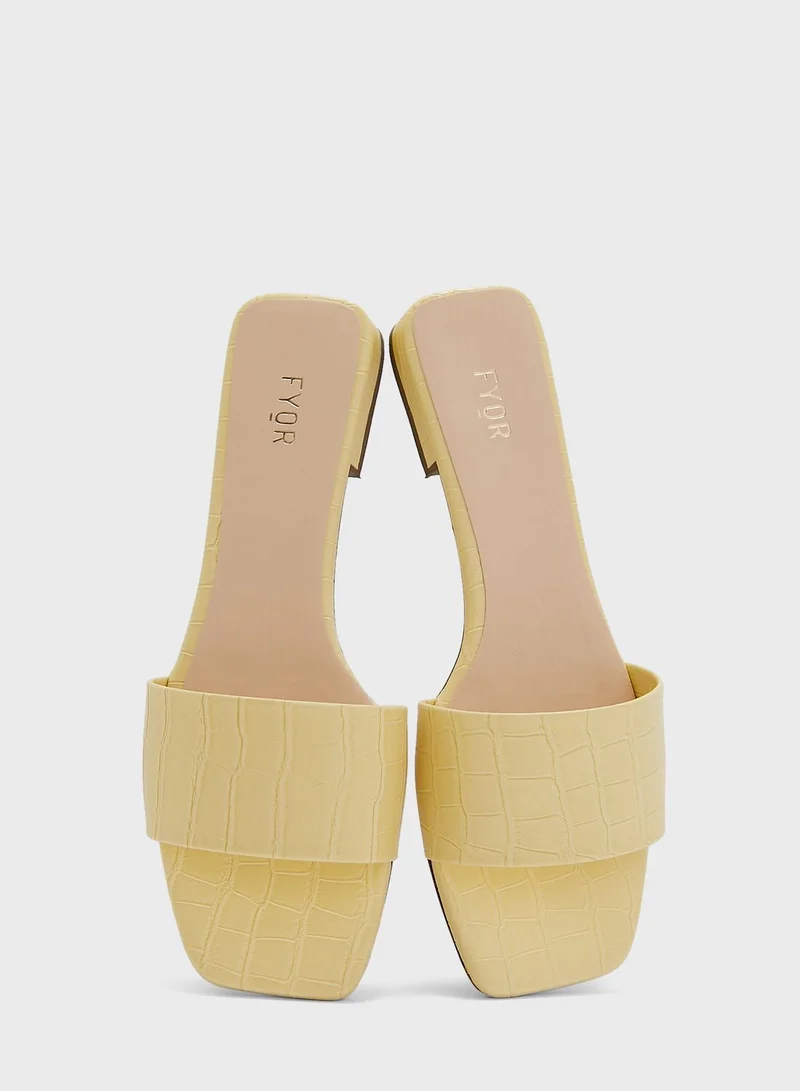 FYOR Casual Flat Sandals