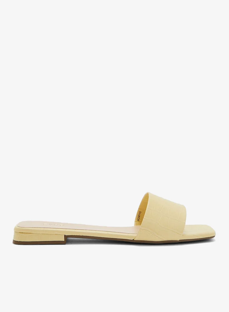 Fyor Casual Flat Sandals