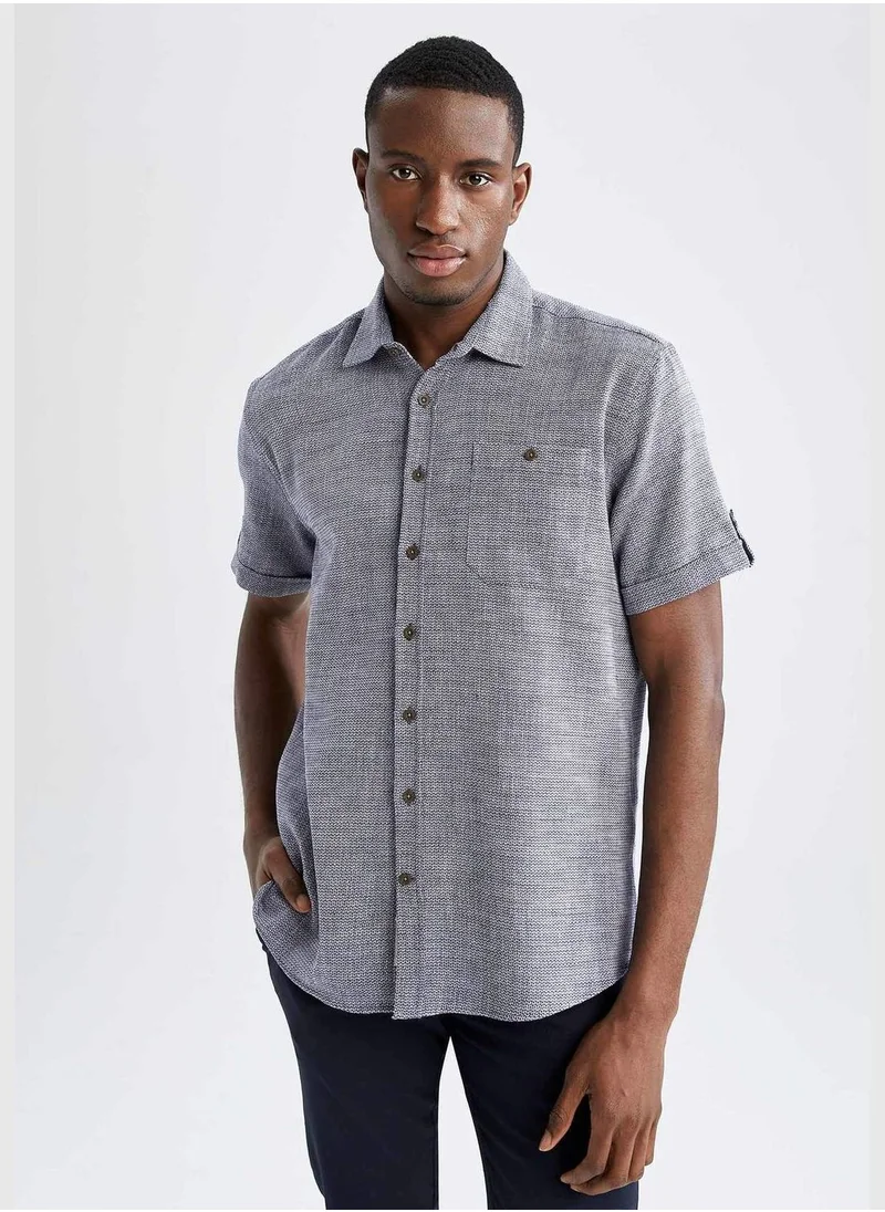 ديفاكتو Regular Fit Short Sleeve Shirt