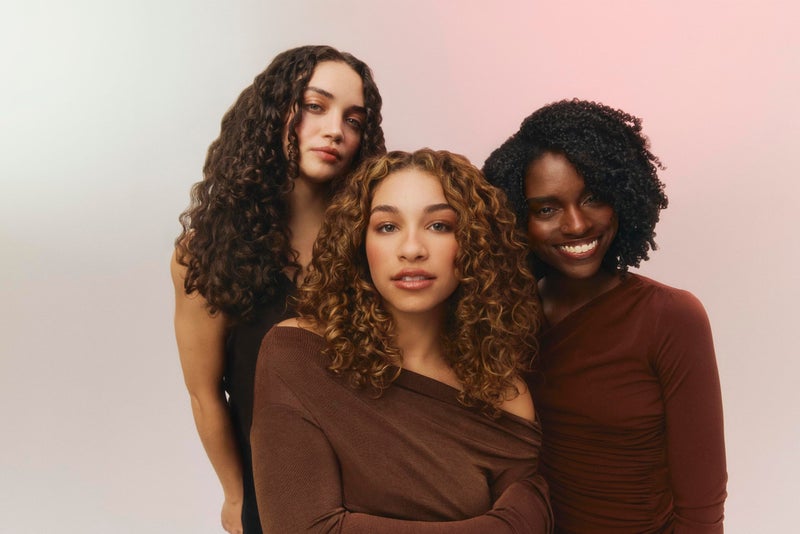 Ouidad Advanced Climate Control Featherlight Touch-Up Curl Gel Cream - 3.4 fl oz, Anti-Frizz Nano Technology, On-The-Go Style Refresher, Ideal for Fine to Medium Textures, For All Curl Types - Image 4