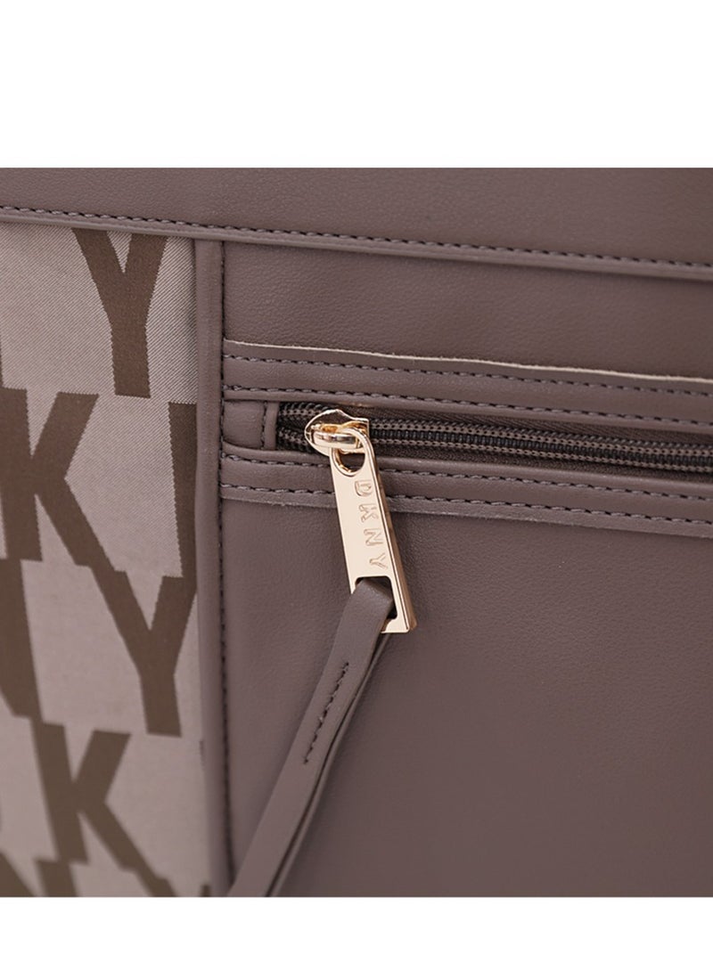 دكني حقائب دافل أيقونية للجنسين | خفيفة الوزن للسفر والرياضة والنادي الرياضي لون بيج - Image 4