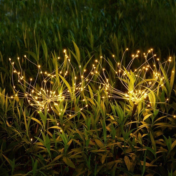 CHRISTMAS OUTDOOR GARDEN DECORATIVE LIGHTS SOLAR FIREWORK LIGHTS 105 LED POWERED 35 COPPER WIRES DIY FLOWERS FIREWORKS STARS FOR WALKWAY PATHWAY BACKYARD CHRISTMAS PARTY DECOR WARM WHITE 2 PACK