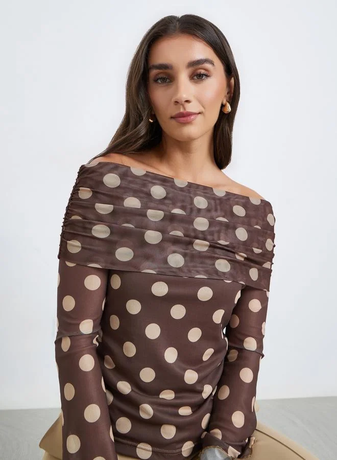 ستايلي توب شبكي منقط بأكتاف مكشوفة