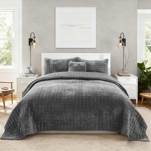 COCOPLOCEUS Quilt Set Oversized King Size 120x128 Luxurious Velvet Bedding Sets with 2 Pillow Shams 20x36 3 Pieces Ultra Soft Quilted Bedspread Coverlet Comforter for All Season,Gray - Image 1