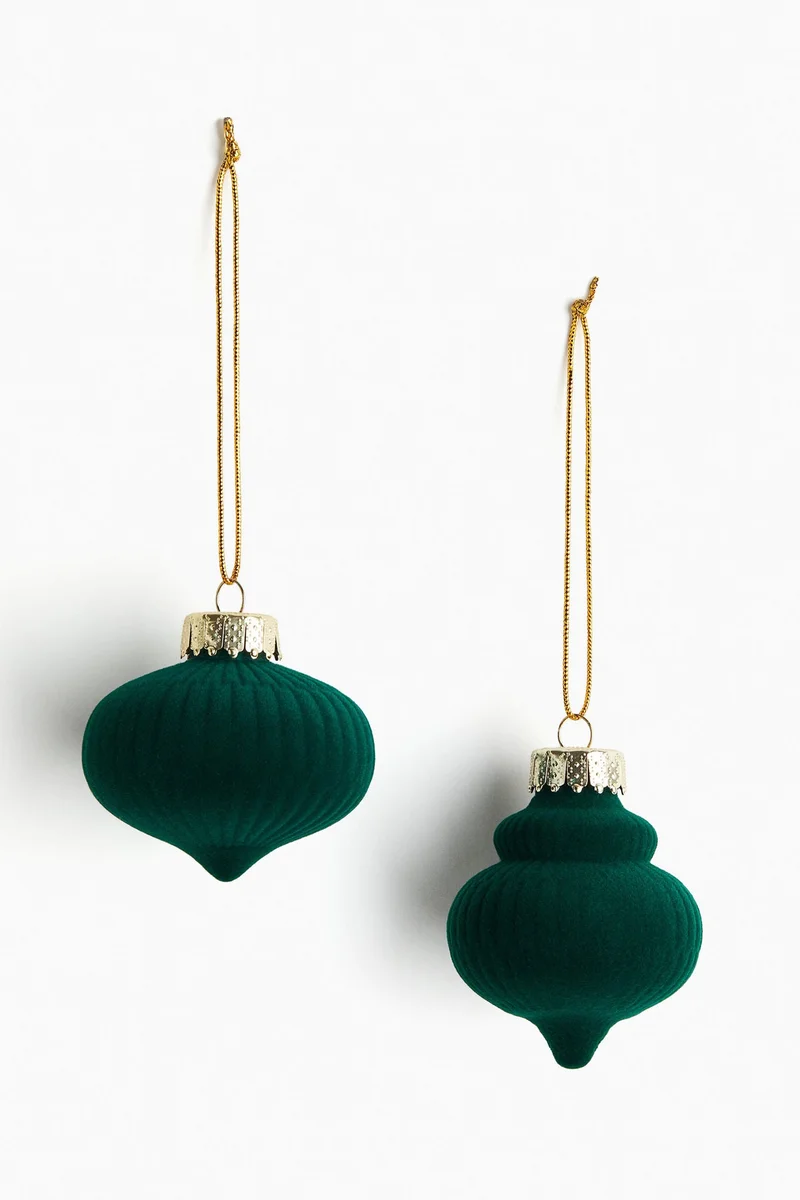 اتش اند ام زينة شجرة الميلاد