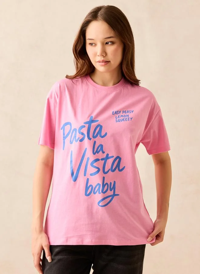 أوجيدر تيشيرت وردي بطبعة جرافيك وياقة دائرية