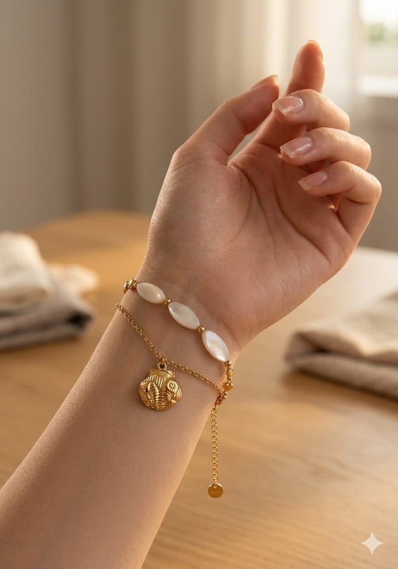 Double Layer Chain Bracelet Adorned with Shell Accents & Carved Pendant - Trendy Adjustable Summer Wristband