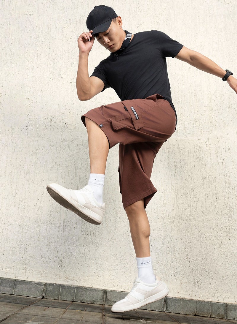 Hubberholme Men's Brown Cotton Blend Solid Pattern Cropped Length Cargo Loose Shorts - Image 1