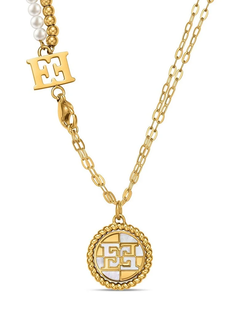 إسكادا قلادة مادالين للنساء - قلادة من عرق اللؤلؤ، شعار أيقوني، سوار قابل للفصل، مجوهرات أنيقة ومتعددة الاستخدامات