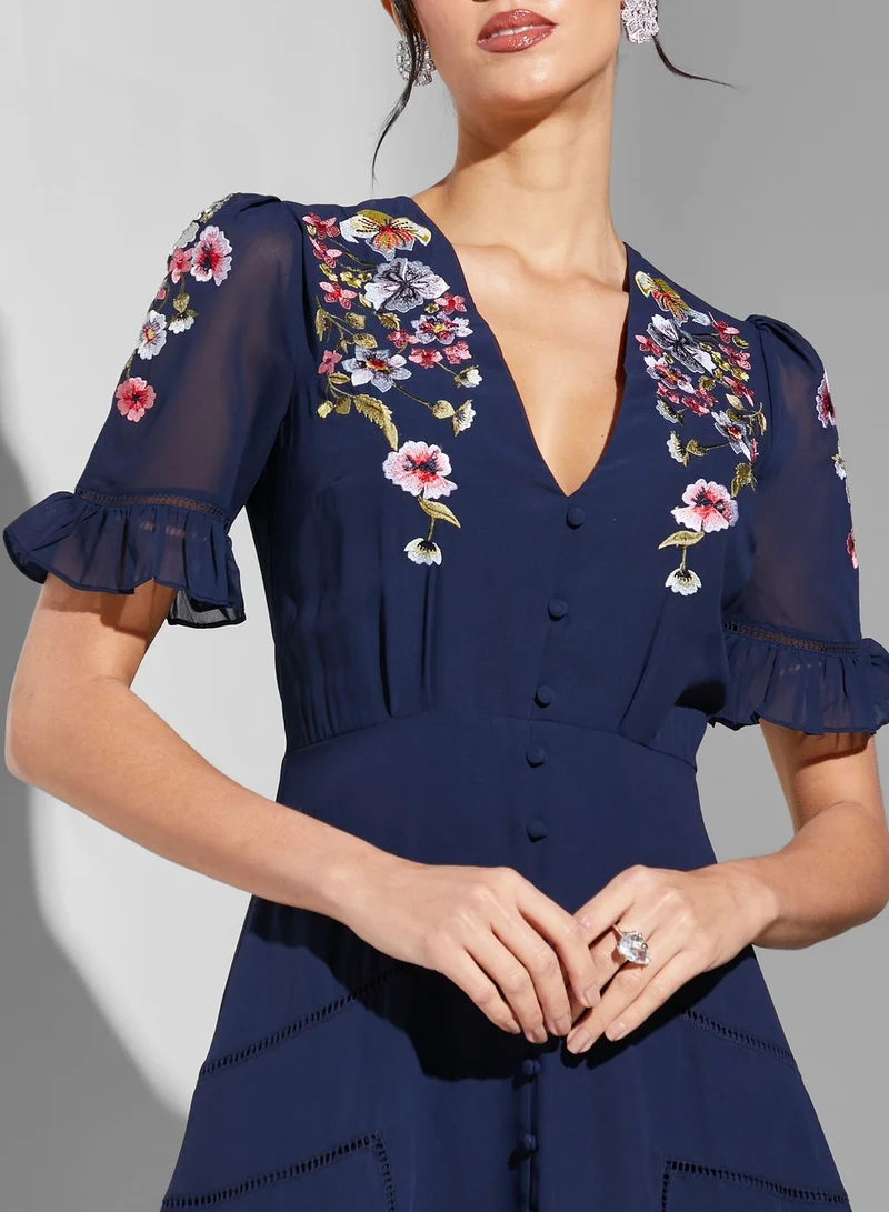 Hope & Ivy Claudine Embroidered Plunge Dress