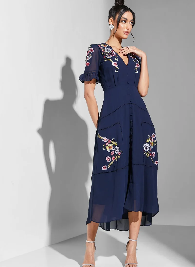 Hope & Ivy Claudine Embroidered Plunge Dress
