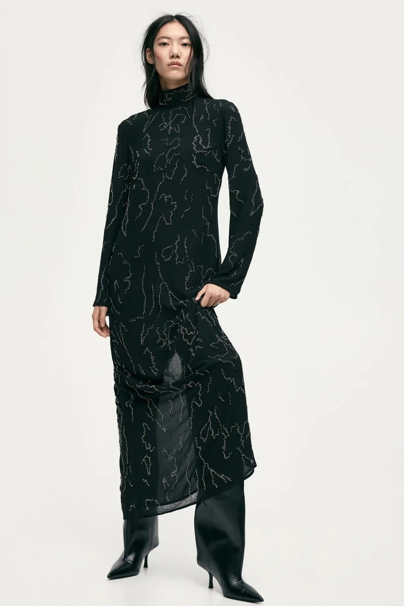 اتش اند ام فستان ماكسي مزين بحبات الخرز