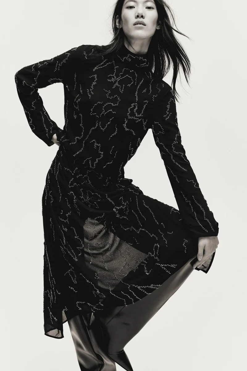 اتش اند ام فستان ماكسي مزين بحبات الخرز