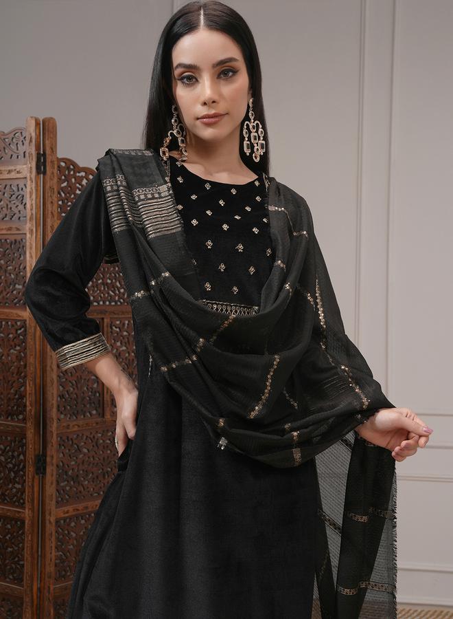 فيشود طقم كورتا مطرز باللون الأسود مع دوباتا من ستايلي - Image 1
