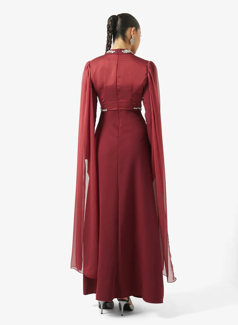 خزانة Dress With Exaggerated Sleeve Trail