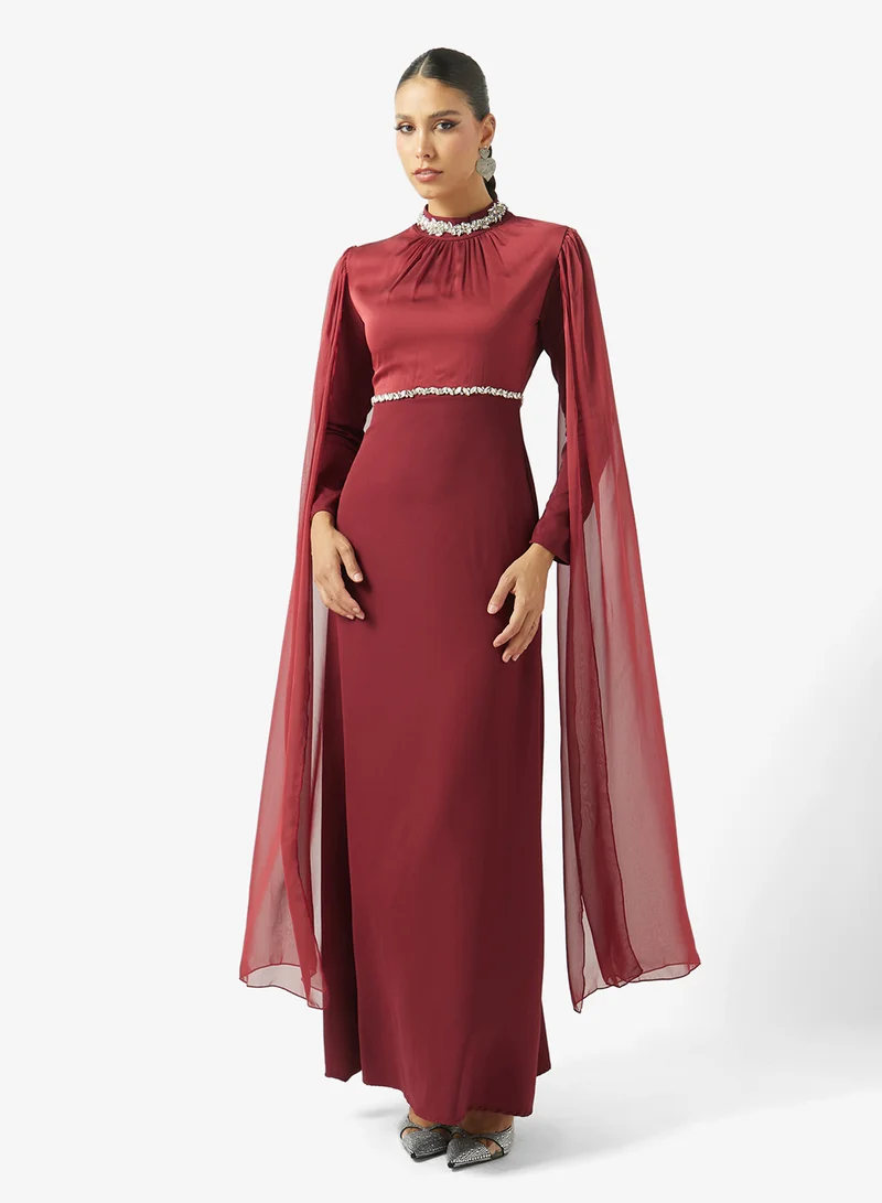 خزانة Dress With Exaggerated Sleeve Trail