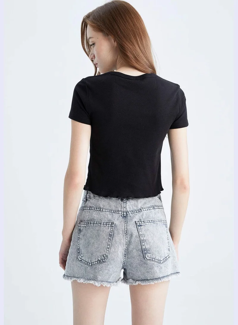 ديفاكتو Woman Fitted Knitted Short Sleeve T-Shirt