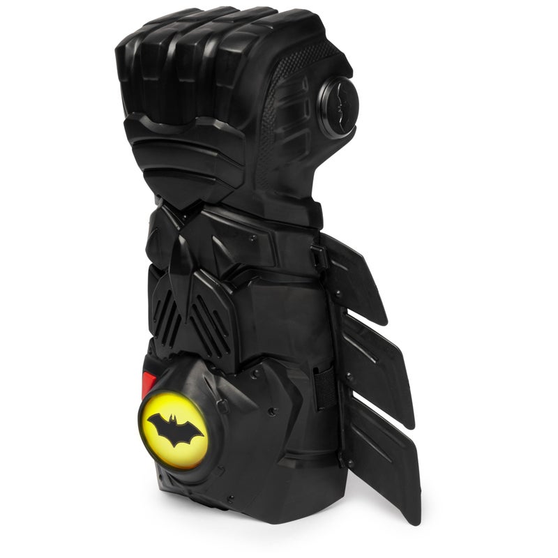 SPIN MASTER Batman, Interactive Gauntlet with Over 15 Phrases and Sounds, Halloween Costume for Kids Toys for Boys Aged 4 and Up - Image 5