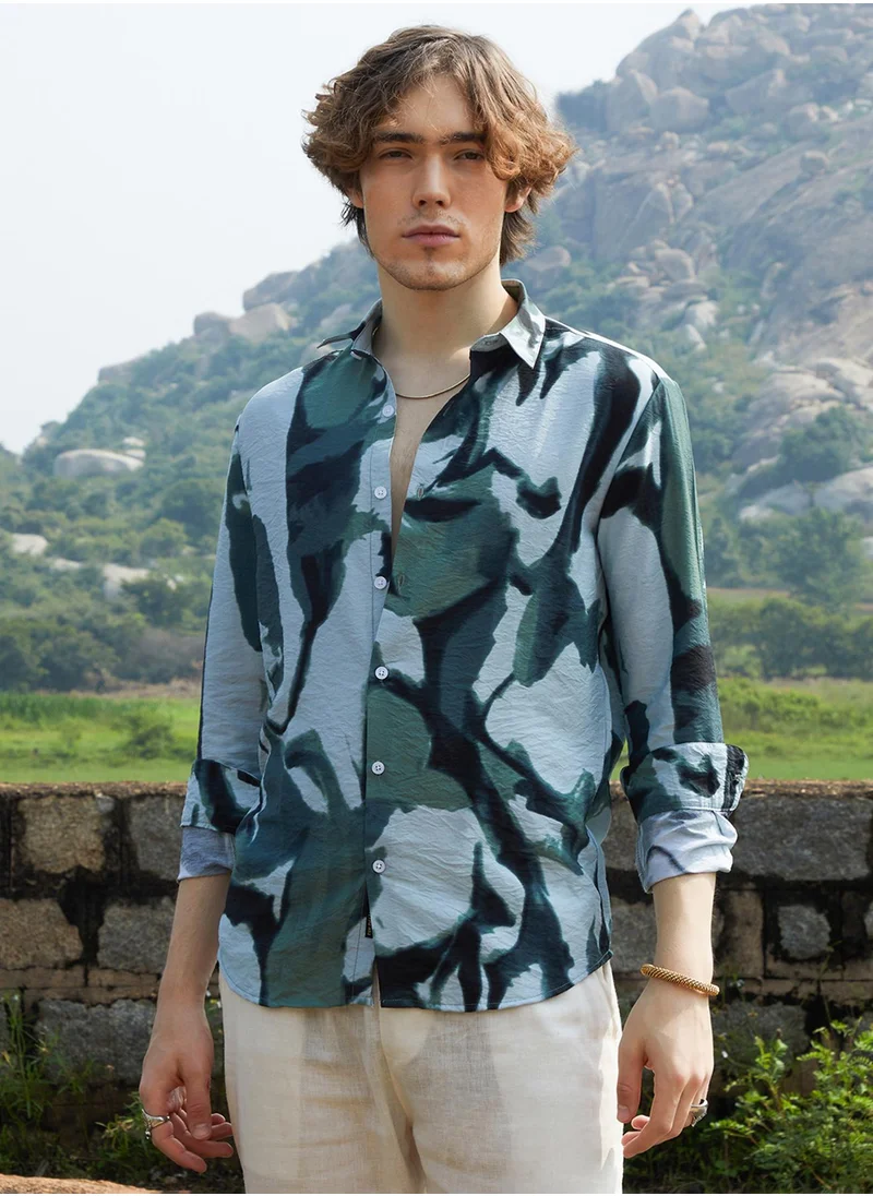 كامبوس سوترا Men's Emerald Green & Icy Blue Dark-Base Abstract Shirt