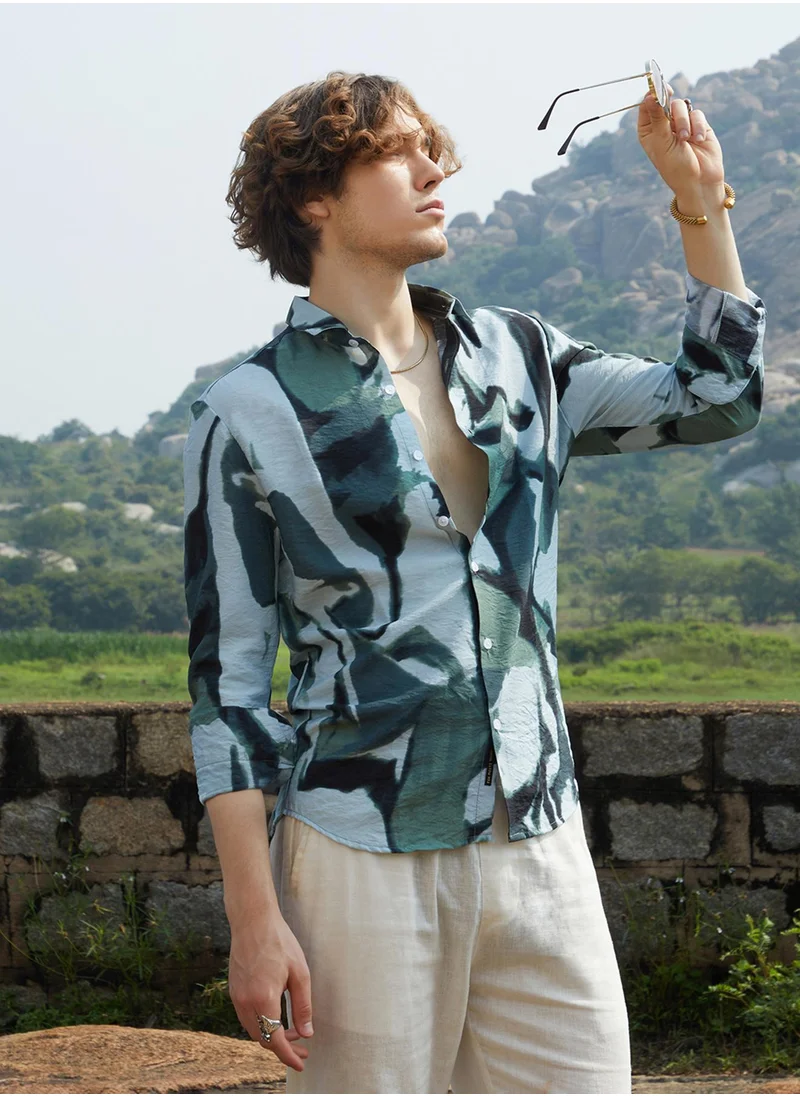 كامبوس سوترا Men's Emerald Green & Icy Blue Dark-Base Abstract Shirt