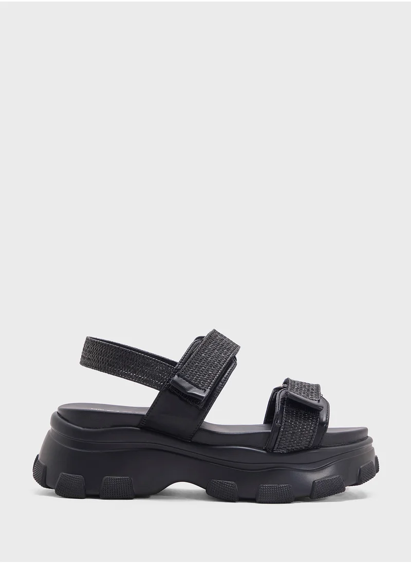 OZZO Chunky Flat Sandal