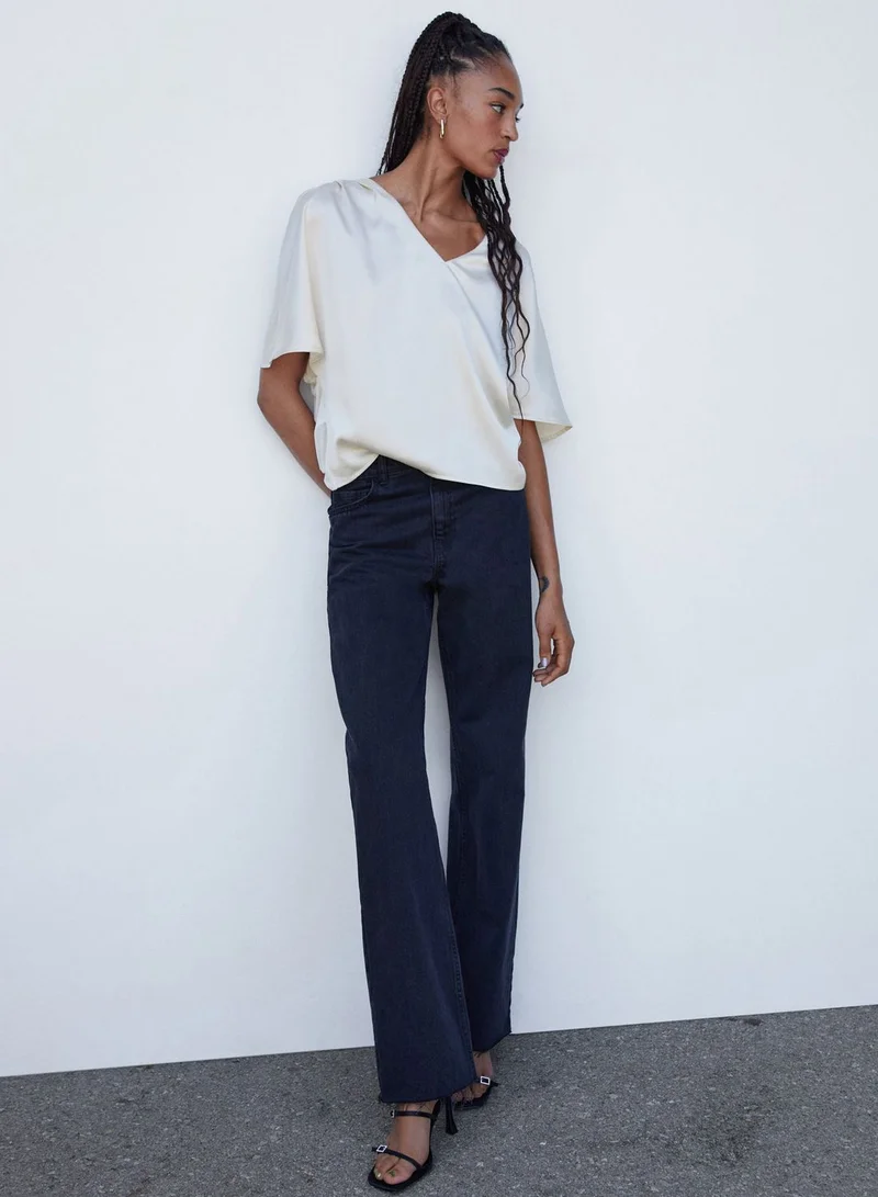 مانجو V-Neck Cape Sleeve Top