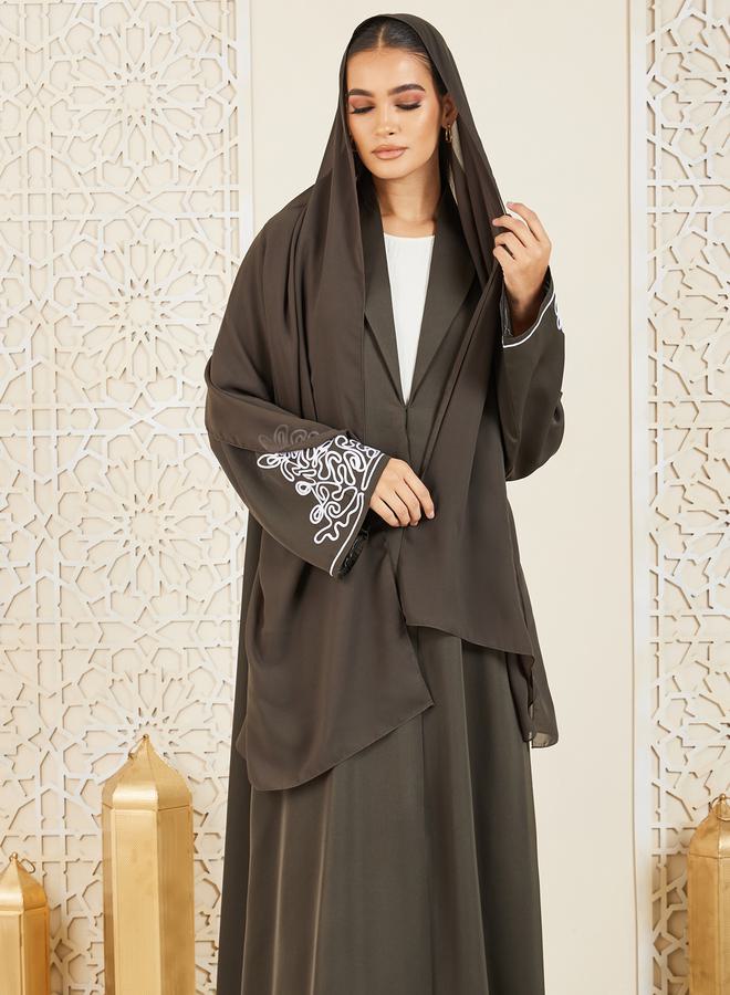 Modiste Contrast Thick Embroidered Button Closure Abaya by Styli - Image 3