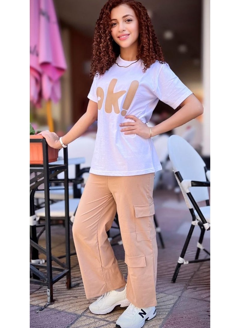 Teenage girls' set: cargo pants and a trendy T-shirt for a stylish and comfortable look - Image 1