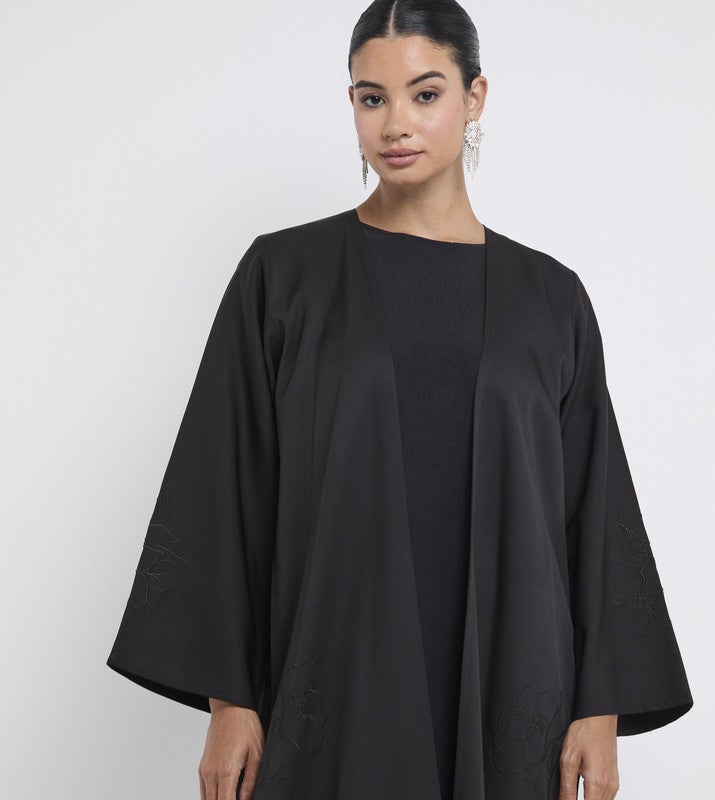 ROZA Elegant Embroidered Abaya - Image 3